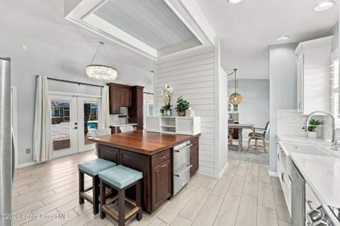 501 Avenue A, Melbourne Beach FL - photo 11 of 95