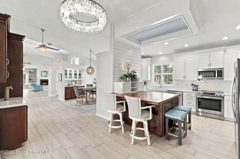 501 Avenue A, Melbourne Beach FL - photo 10 of 95