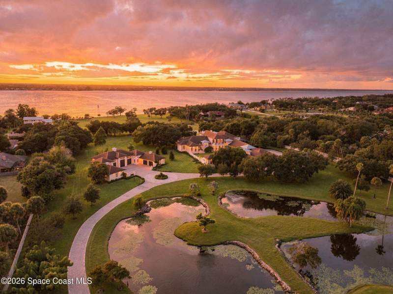 4 bedroom Single Family Residence at 6075 S Tropical Trail, Tequesta Harbor, Merritt Island — photo 4