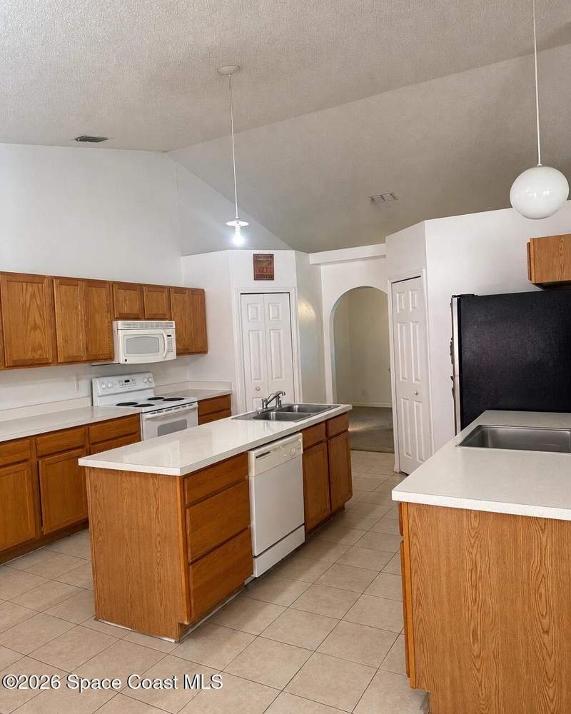 3 bedroom Single Family Residence at 1690 Walker Street, Port Malabar Unit 18, Palm Bay — photo 4