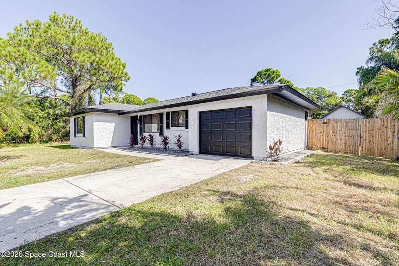 2 bedroom Single Family Residence at 1041 Eldron Boulevard, Port Malabar Unit 12, Palm Bay — photo 3