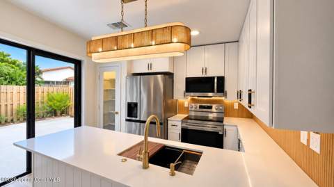 3255 Sea Oats Circle, Melbourne Beach FL - photo 13 of 35