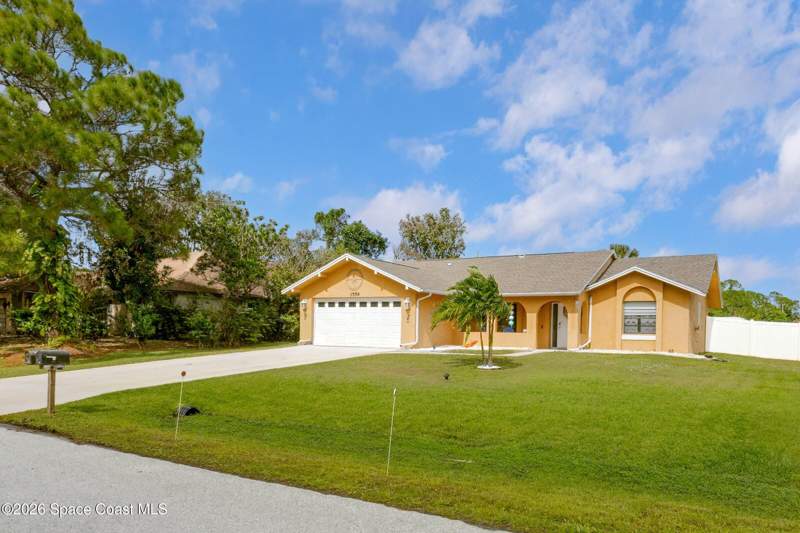 3 bedroom Single Family Residence at 1559 Starboard Street, Port Malabar Unit 42, Palm Bay — photo 4