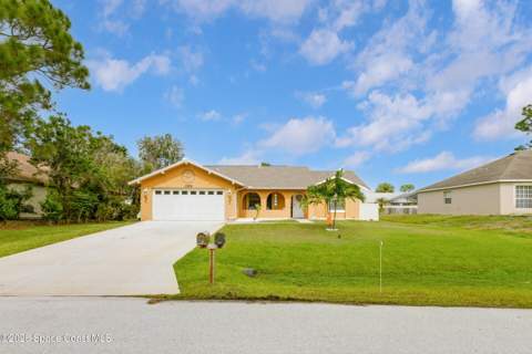1559 Starboard Street, Palm Bay FL - photo 6 of 37