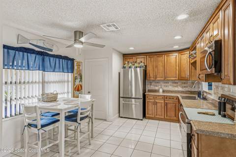 1559 Starboard Street, Palm Bay FL - photo 10 of 37