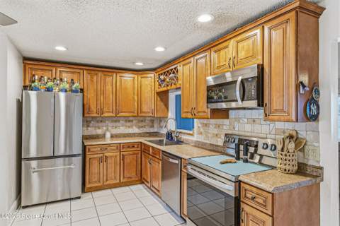 1559 Starboard Street, Palm Bay FL - photo 11 of 37