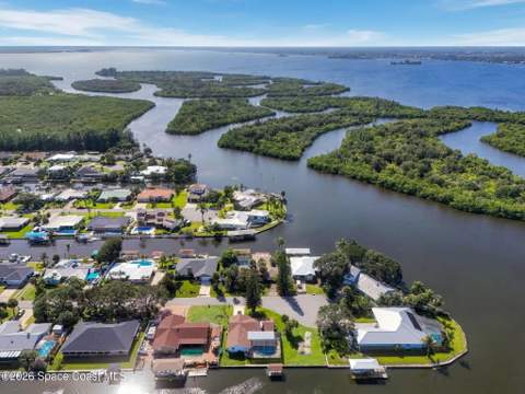 425 Arrowhead Lane, Melbourne Beach FL - photo 13 of 70