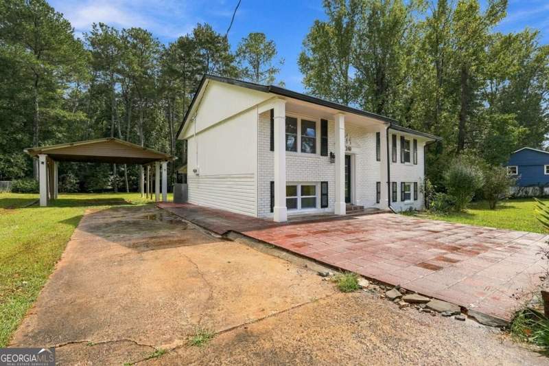 4 bedroom Single Family Residence at 240 Merlin Place, None, Athens — photo 2