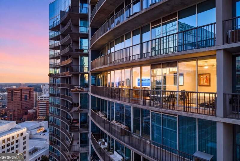 2 bedroom Condominium at 1080 Peachtree Street #2905, MIDTOWN CONDO, Atlanta — photo 2