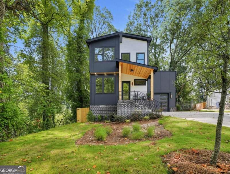 4 bedroom Single Family Residence at 1302 Bernard Street, None, Atlanta — photo 1