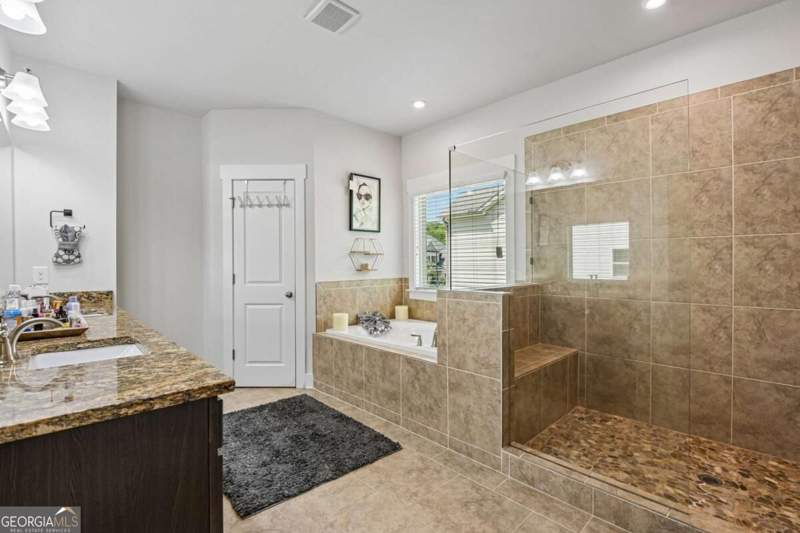 6 bedroom Single Family Residence at 606 Taymack, Estates at Fernwood Creek, Woodstock — photo 4