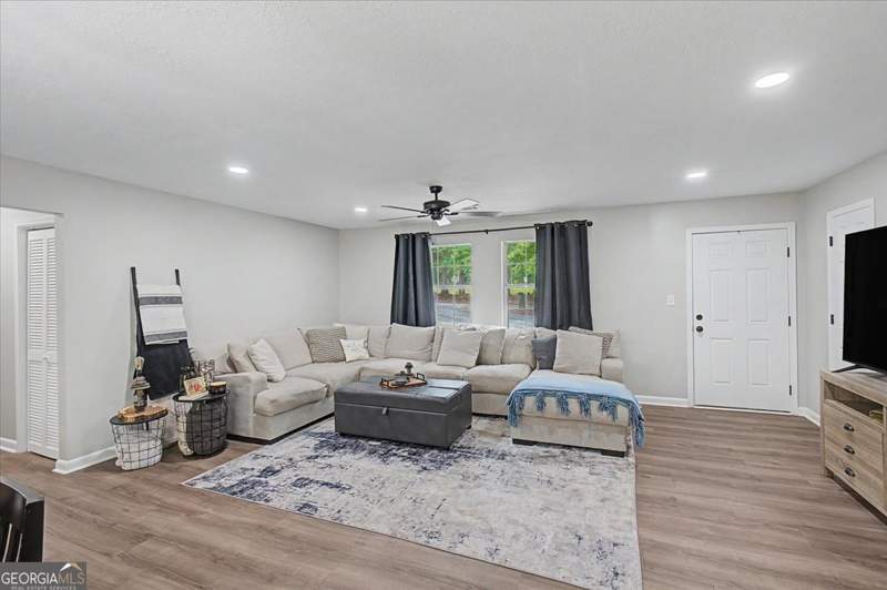 3 bedroom Single Family Residence at 1971 Euharlee Road, None, Kingston — photo 5
