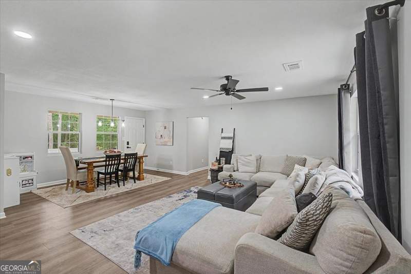 3 bedroom Single Family Residence at 1971 Euharlee Road, None, Kingston — photo 4