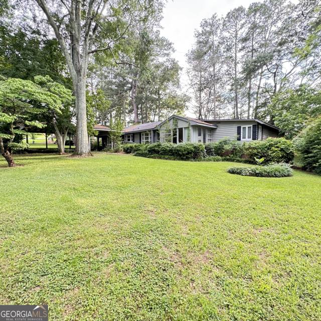 207 Iris Drive, home for sale in Centre