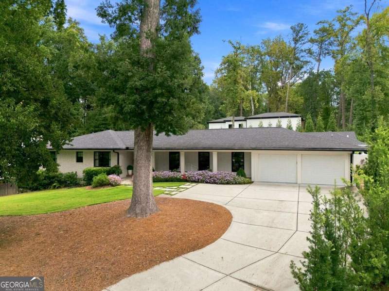 4 bedroom Single Family Residence at 3125 Wood Valley Road, Buckhead, Atlanta — photo 3