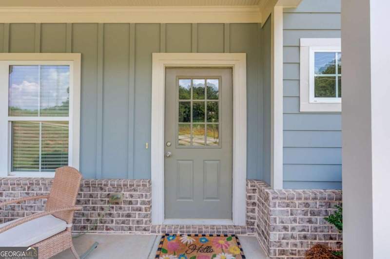 4 bedroom Single Family Residence at 480 White Trillium Drive, none, Hoschton — photo 2