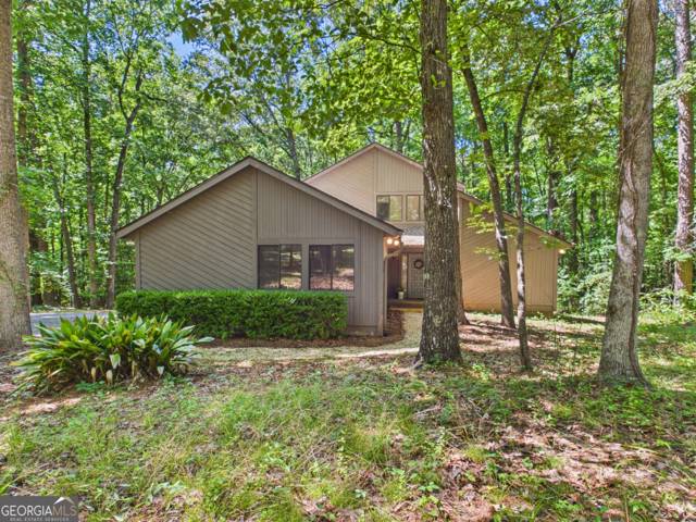 202 Hilltop Circle home for sale in Loraine Woods