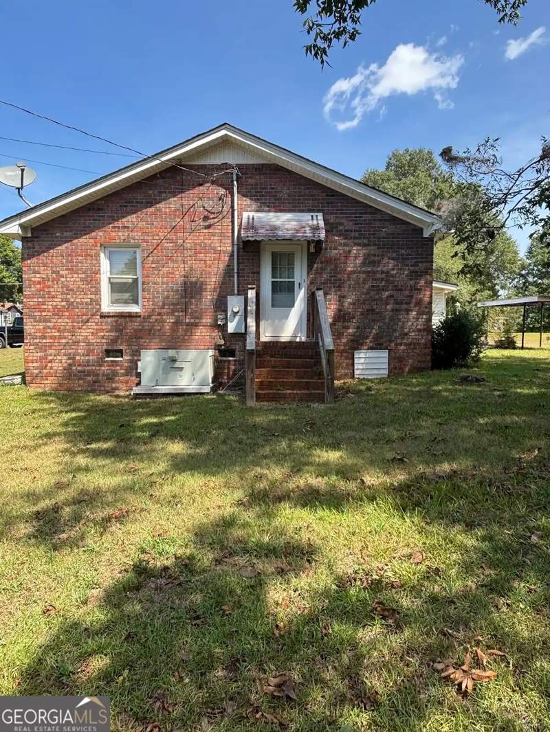 2 bedroom Single Family Residence at 422 Bartson Street, Bartson St, Lavonia — photo 3