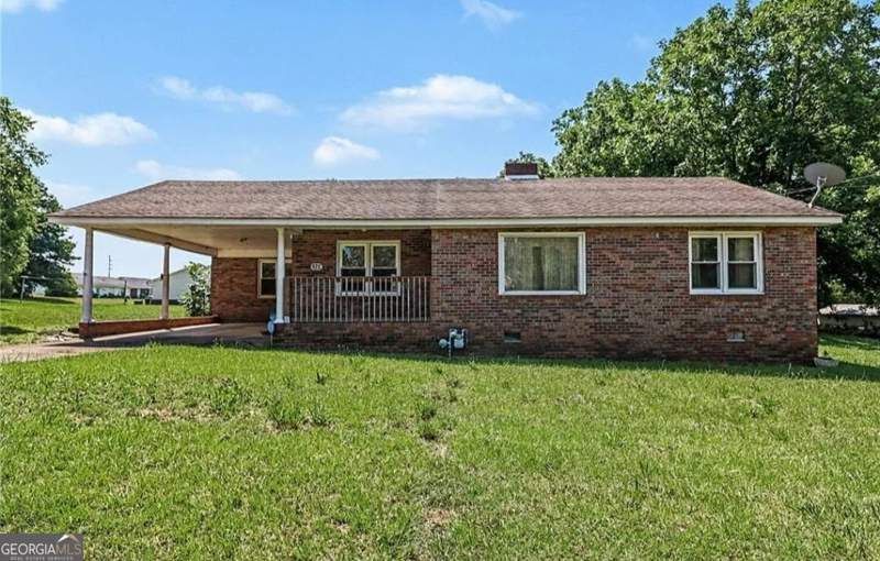 2 bedroom Single Family Residence at 422 Bartson Street, Bartson St, Lavonia — photo 1