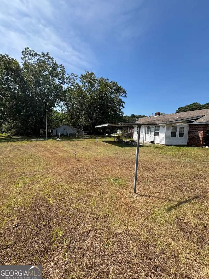 2 bedroom Single Family Residence at 422 Bartson Street, Bartson St, Lavonia — photo 5