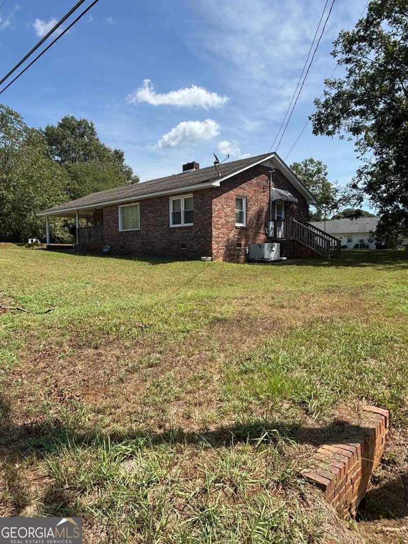 2 bedroom Single Family Residence at 422 Bartson Street, Bartson St, Lavonia — photo 4