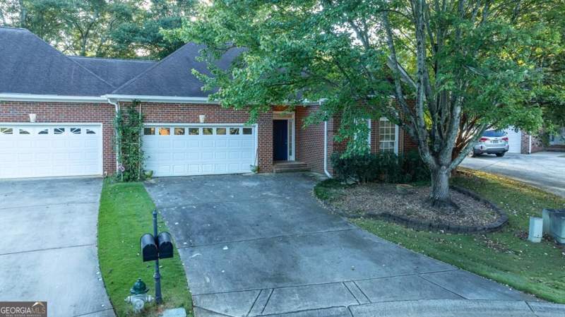 3 bedroom Single Family Residence at 123 Flatrock Court, Greystone Sub, Athens — photo 1