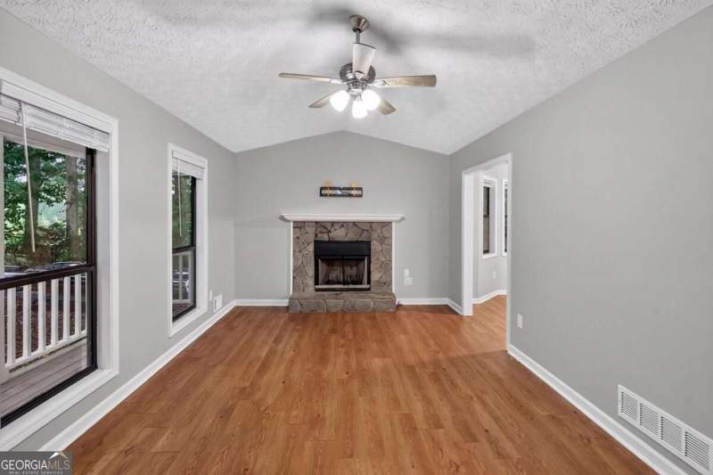 3 bedroom Single Family Residence at 4325 Woodland Drive, Piney Wood Manor, Dallas — photo 5