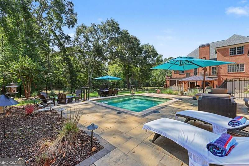 9 bedroom Single Family Residence at 116 River Bend Drive, River's Edge, Hoschton — photo 3