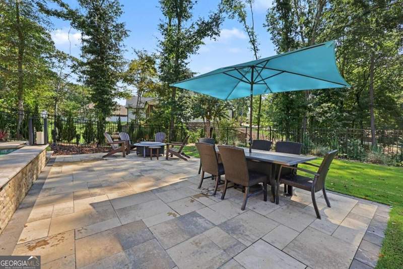 9 bedroom Single Family Residence at 116 River Bend Drive, River's Edge, Hoschton — photo 4