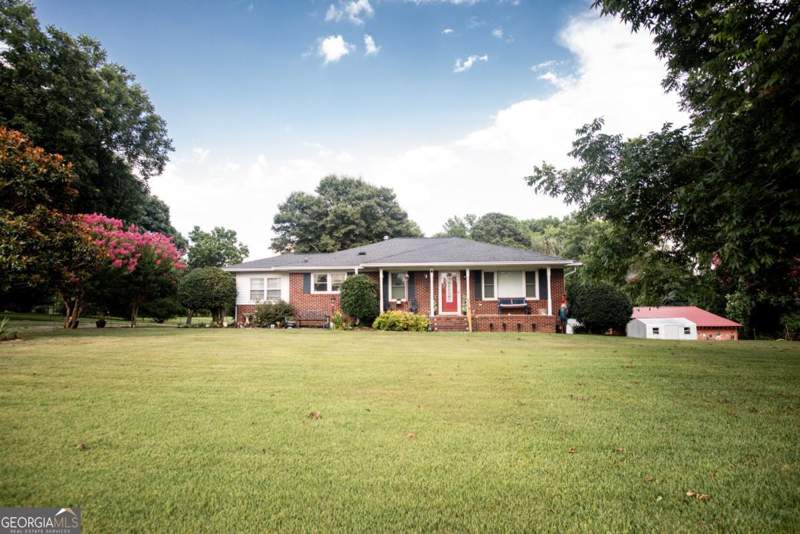 3 bedroom Single Family Residence at 335 Robert Hardeman Road, None, Winterville — photo 2