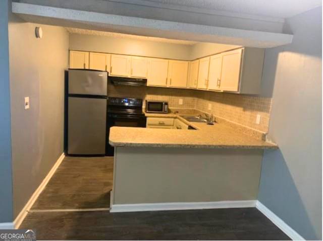 619 Camelot Drive home for sale in Camelot Club
