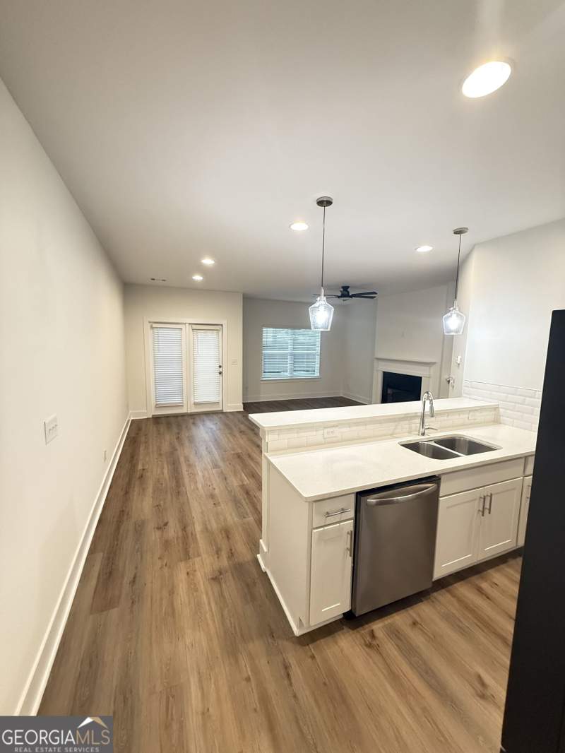 3 bedroom Townhouse at 5771 Calle Vista Drive, Beverly Heights, Lithonia — photo 2