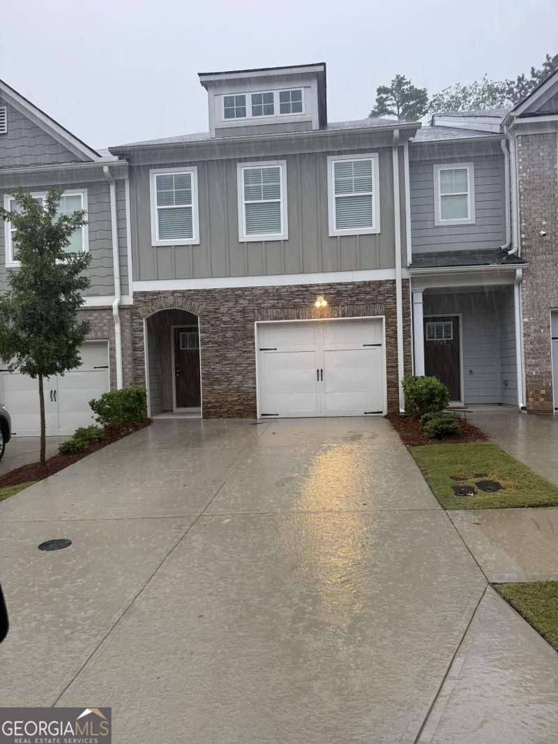 3 bedroom Townhouse at 5771 Calle Vista Drive, Beverly Heights, Lithonia — photo 1