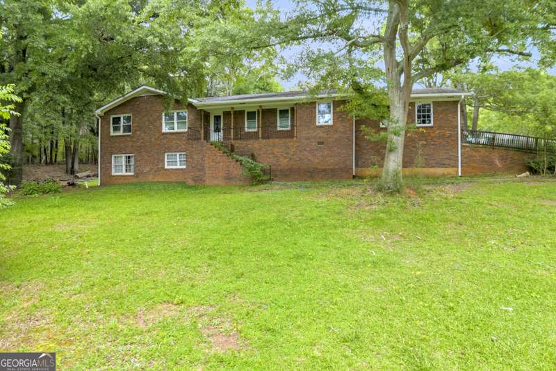 4 bedroom Single Family Residence at 145 Joe Carey Road, None, Winterville — photo 1