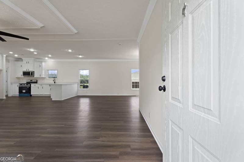 4 bedroom Manufactured Home,Single Family Residence at 1300 Credille Pond Road, None, Greensboro — photo 3