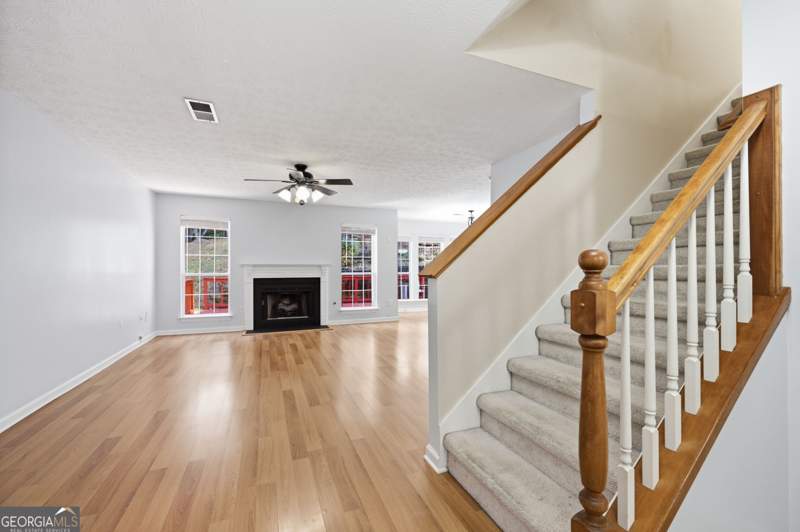 3 bedroom Single Family Residence at 3279 Benthollow Lane, Grove Park, Duluth — photo 2