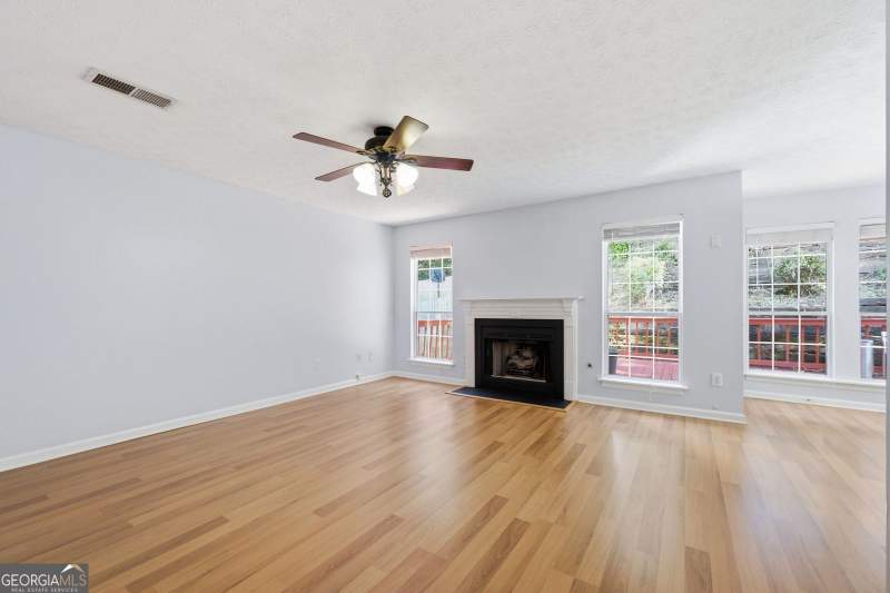 3 bedroom Single Family Residence at 3279 Benthollow Lane, Grove Park, Duluth — photo 3