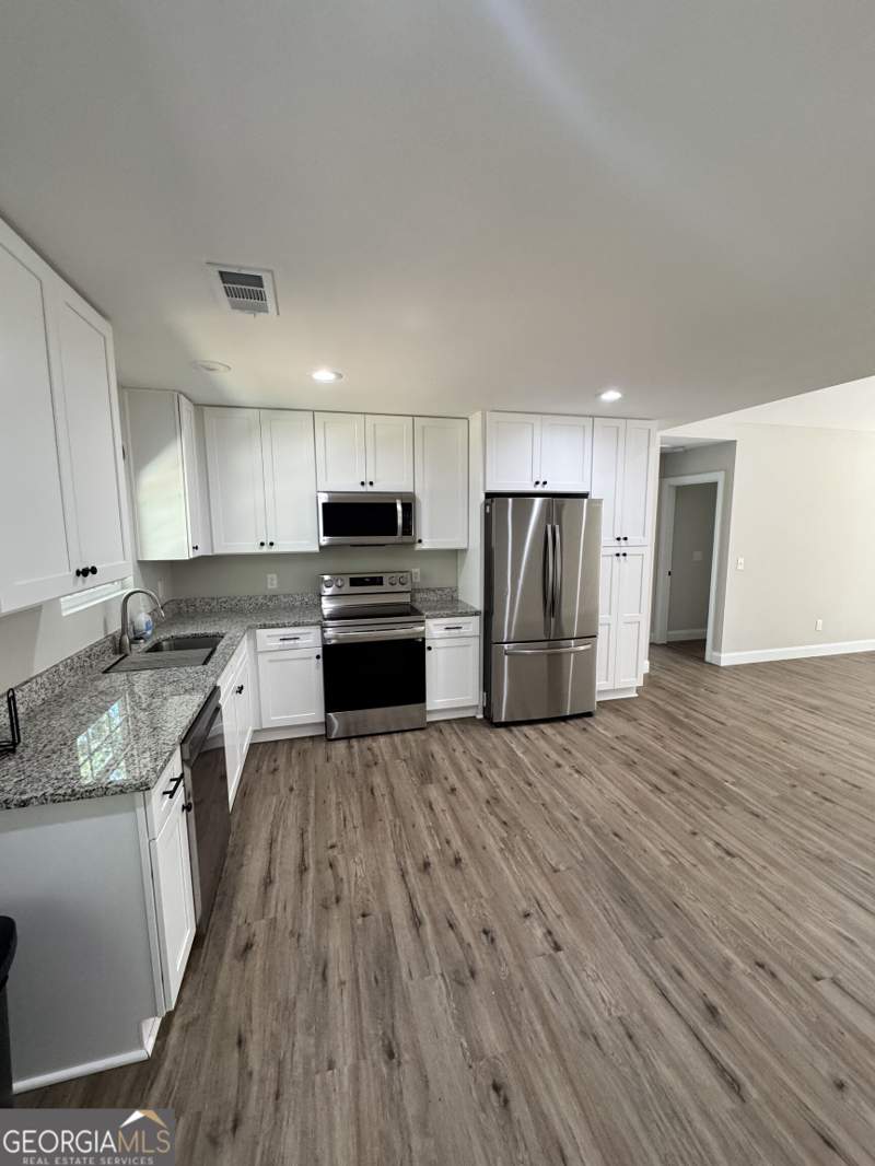 3 bedroom Single Family Residence at 3790 Highway 52, None, Dahlonega — photo 5