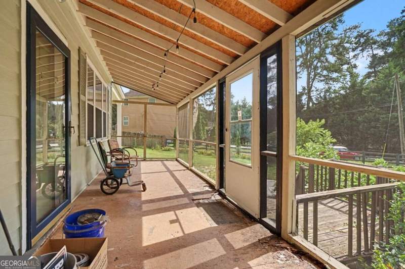 3 bedroom Single Family Residence at 6044 Shadow Rock Drive, None, Lithonia — photo 5