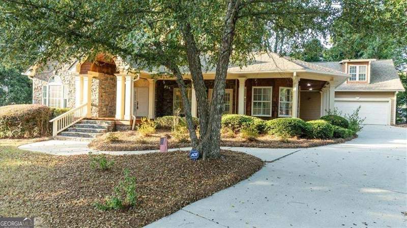 4 bedroom Single Family Residence at 1805 Stephens Court, ALCOVY BLUFFS, Monroe — photo 2