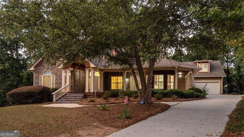 4 bedroom Single Family Residence at 1805 Stephens Court, ALCOVY BLUFFS, Monroe — photo 1