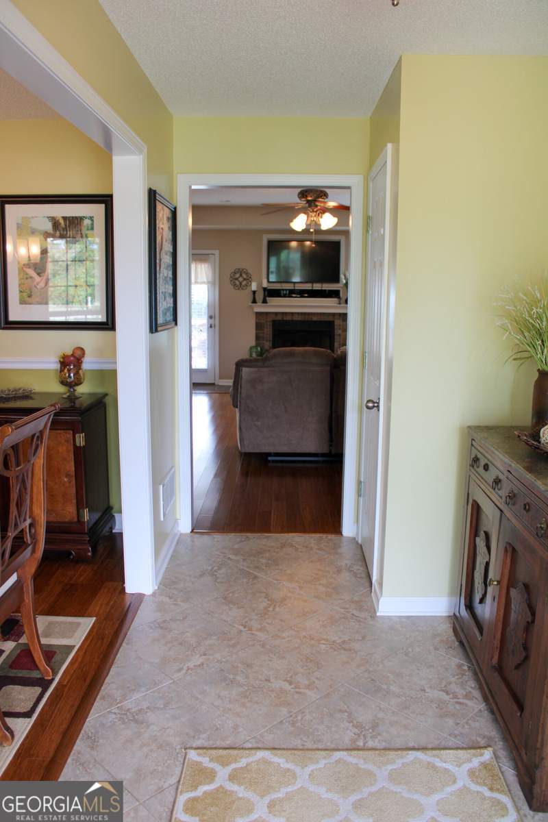 3 bedroom Single Family Residence at 100 Laketrail Drive, Huguley Dairy, Griffin — photo 3