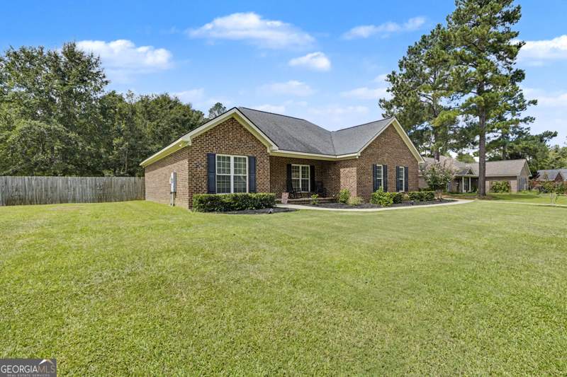 3 bedroom Single Family Residence at 123 Sweet Briar Trail, SWEETBRIAR, Statesboro — photo 3