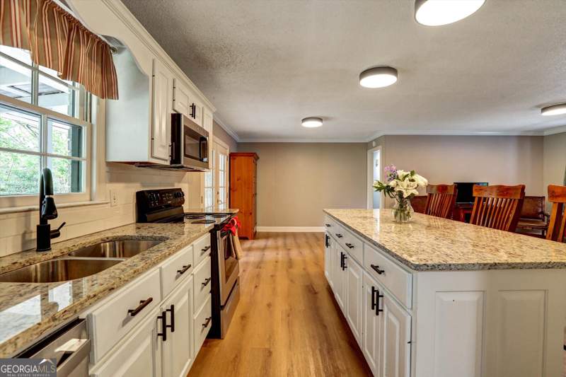 3 bedroom Single Family Residence at 1095 Athens Road, none, Winterville — photo 1