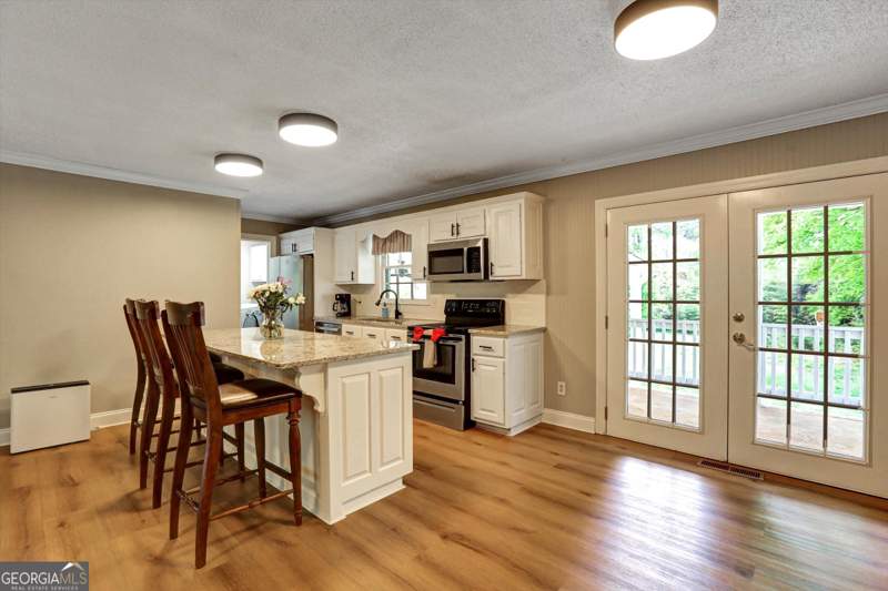 3 bedroom Single Family Residence at 1095 Athens Road, none, Winterville — photo 5