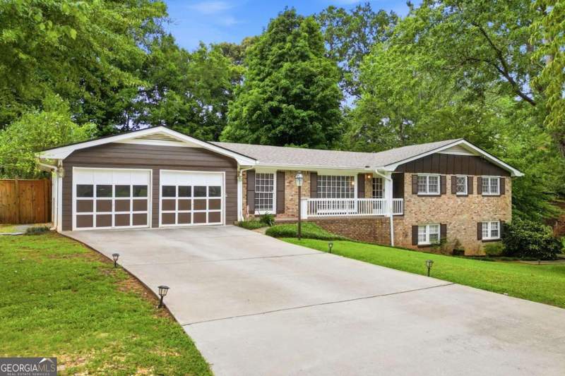 4 bedroom Single Family Residence at 120 Deerwood Circle, None, Smyrna — photo 1