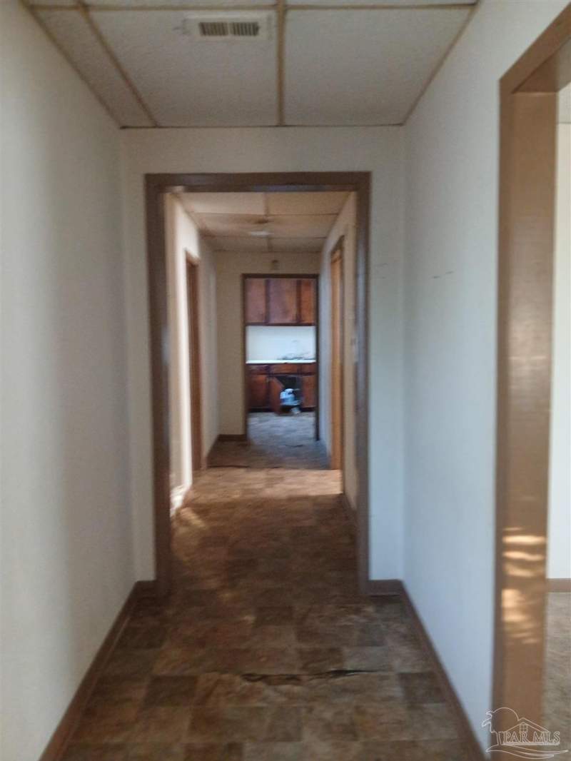 2 bedroom Single Family Residence at 1008 N 6th Ave, East King Tract, Pensacola — photo 5