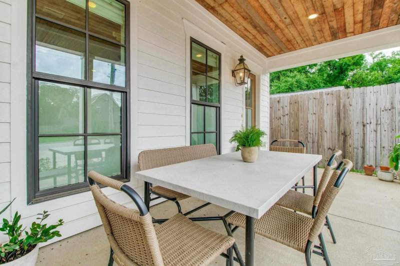 3 bedroom Single Family Residence at 1208 E Fisher St, New City Tract, Pensacola — photo 3