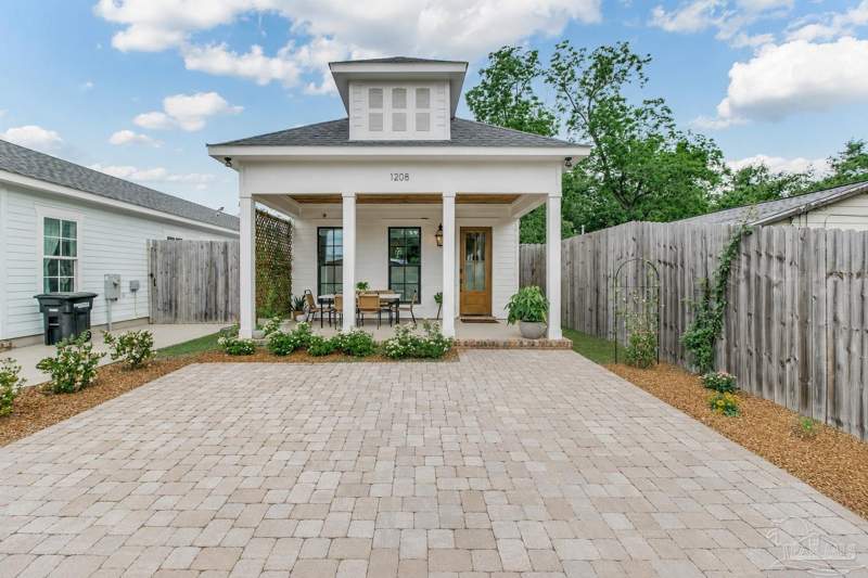 3 bedroom Single Family Residence at 1208 E Fisher St, New City Tract, Pensacola — photo 1
