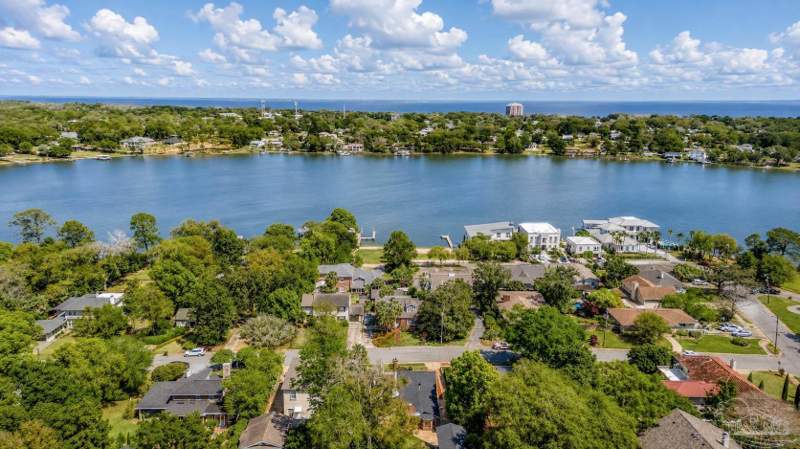 3 bedroom Single Family Residence at 1717 Yates Ave, Lakeview, Pensacola — photo 4